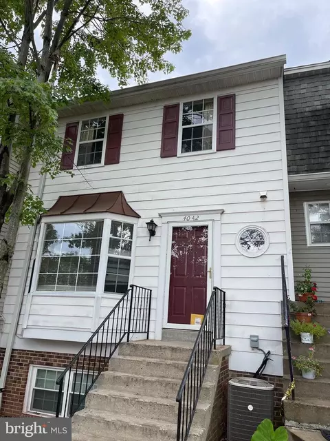 4042 Summer Hollow Ct #150B, Chantilly, VA 20151