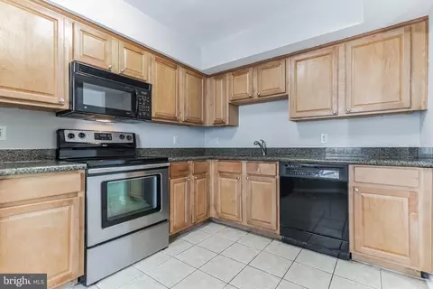 3179 Summit Square Dr #2-E6, Oakton, VA 22124 photo 11