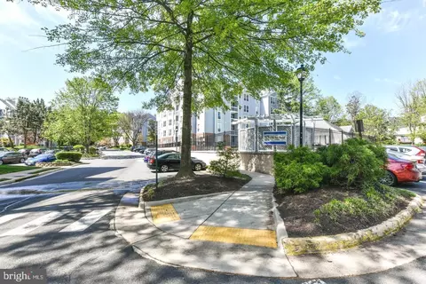 3179 Summit Square Dr #2-E6, Oakton, VA 22124 photo 29