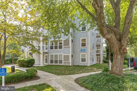 3179 Summit Square Dr #2-E6, Oakton, VA 22124 photo 3