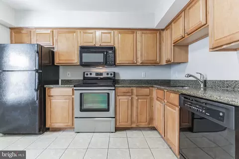 3179 Summit Square Dr #2-E6, Oakton, VA 22124 photo 10