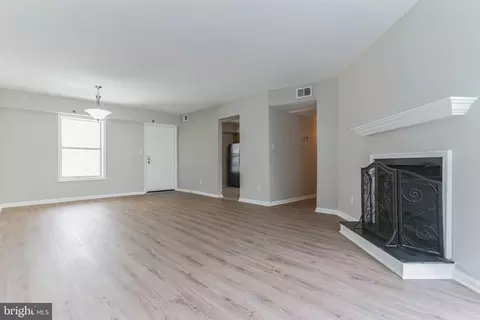 3179 Summit Square Dr #2-E6, Oakton, VA 22124 photo 6