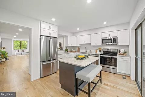 11508 Sunder Ct, Reston, VA 20190 photo 5