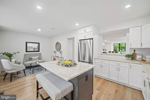 11508 Sunder Ct, Reston, VA 20190 photo 2