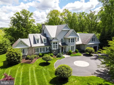 51 Windy Hollow Ct, Great Falls, VA 22066