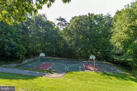 8517 Bertsky Ln, Lorton, VA 22079 photo 38