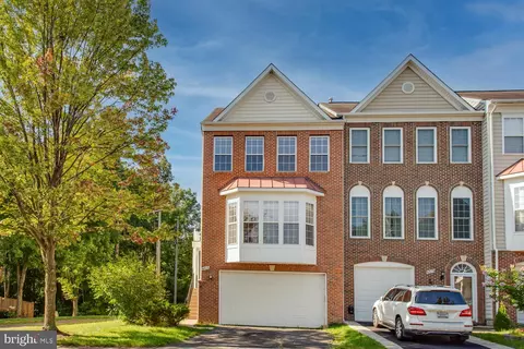 8517 Bertsky Ln, Lorton, VA 22079