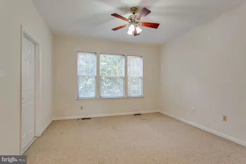 8517 Bertsky Ln, Lorton, VA 22079 photo 10