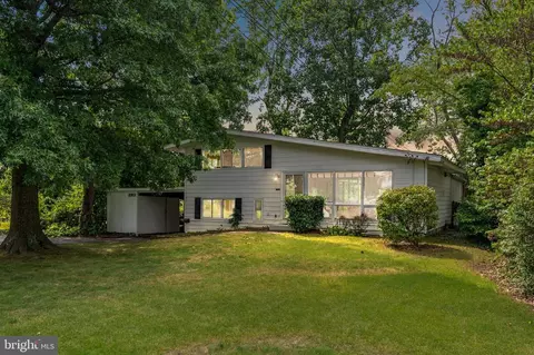 3901 Javins Dr, Alexandria, VA 22310
