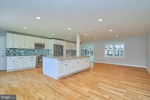 2349 Rosedown Dr, Reston, VA 20191 photo 5