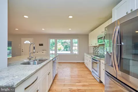 2349 Rosedown Dr, Reston, VA 20191 photo 10
