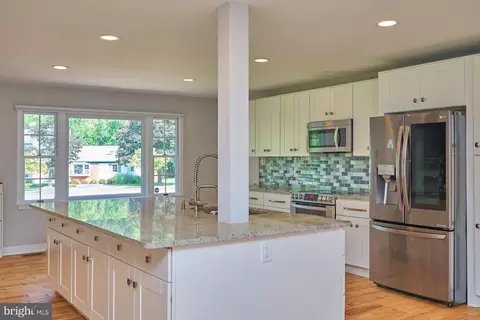 2349 Rosedown Dr, Reston, VA 20191 photo 9