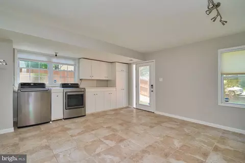 2349 Rosedown Dr, Reston, VA 20191 photo 27