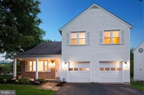 8201 Bell Ln, Vienna, VA 22182