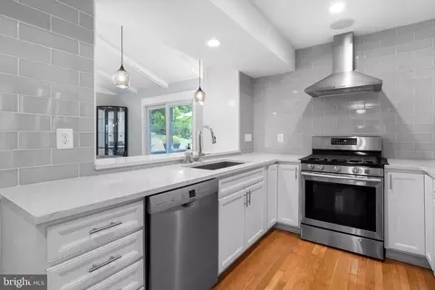 6414 Brentford Dr, Springfield, VA 22152 photo 16