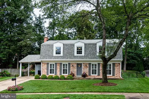 6414 Brentford Dr, Springfield, VA 22152