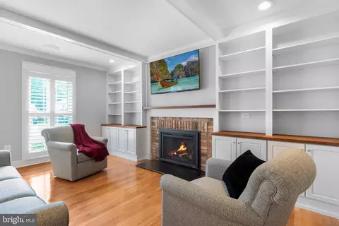 6414 Brentford Dr, Springfield, VA 22152 photo 10
