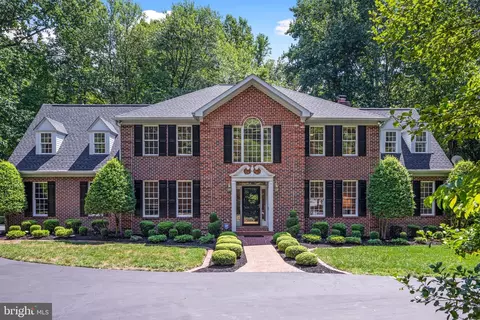 7148 Swift Run Trails Dr, Fairfax Station, VA 22039