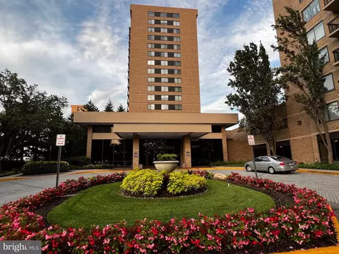 3709 S George Mason Dr #205, Falls Church, VA 22041