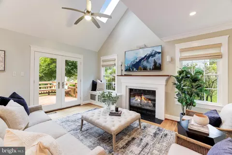 13172 Ruby Lace Ct, Herndon, VA 20171