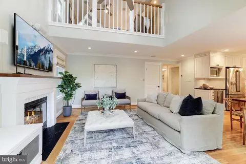 13172 Ruby Lace Ct, Herndon, VA 20171 photo 2