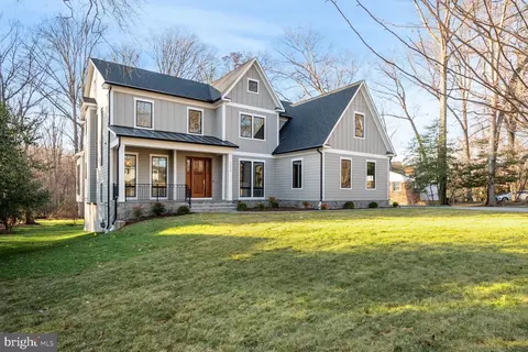 10007 Murnane St, Vienna, VA 22181