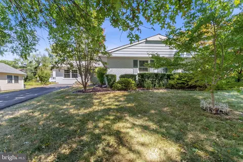 13120 Poplar Tree Rd, Fairfax, VA 22033