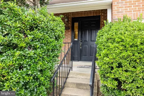 2108 Dominion Heights Ct, Falls Church, VA 22043
