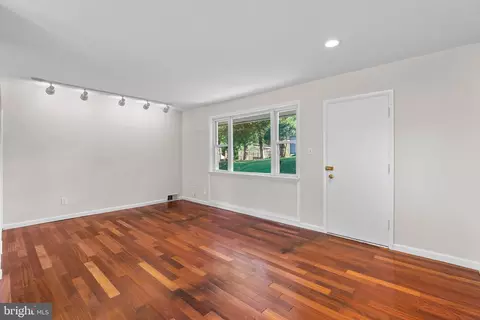 5930 Atteentee Rd, Springfield, VA 22150 photo 15
