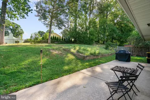 5930 Atteentee Rd, Springfield, VA 22150 photo 6