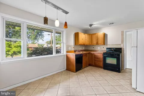 5930 Atteentee Rd, Springfield, VA 22150 photo 5
