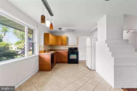 5930 Atteentee Rd, Springfield, VA 22150 photo 18