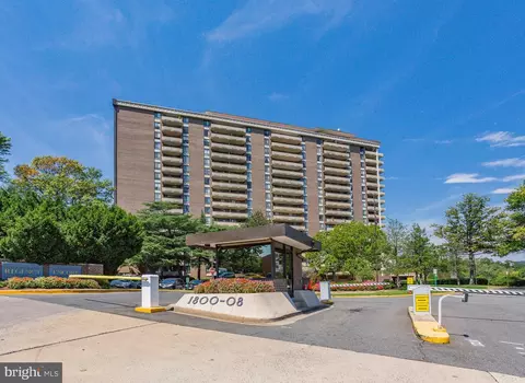 1808 Old Meadow Rd #1112, Mclean, VA 22102