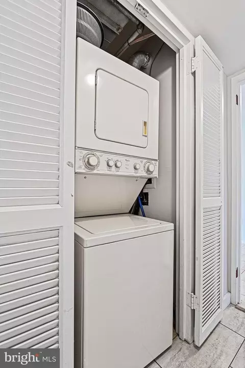 1808 Old Meadow Rd #1112, Mclean, VA 22102 photo 25