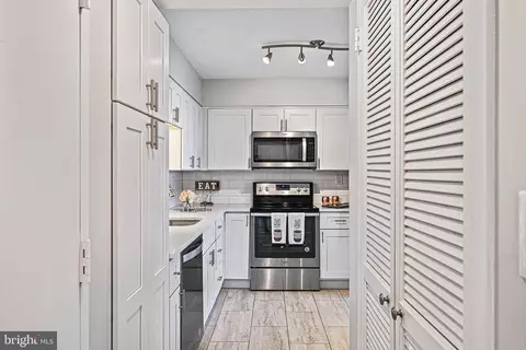 1808 Old Meadow Rd #1112, Mclean, VA 22102 photo 6