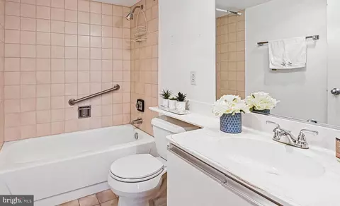 1808 Old Meadow Rd #1112, Mclean, VA 22102 photo 20