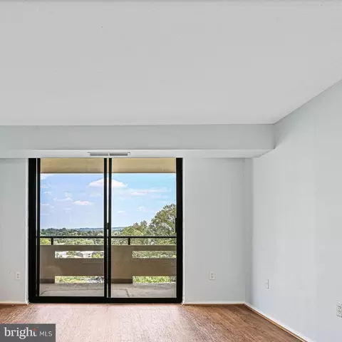1808 Old Meadow Rd #1112, Mclean, VA 22102 photo 17