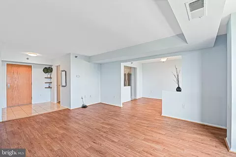 1808 Old Meadow Rd #1112, Mclean, VA 22102 photo 10