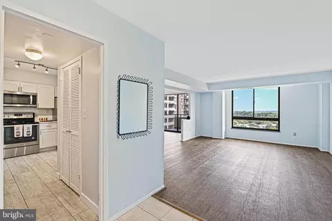 1808 Old Meadow Rd #1112, Mclean, VA 22102 photo 5
