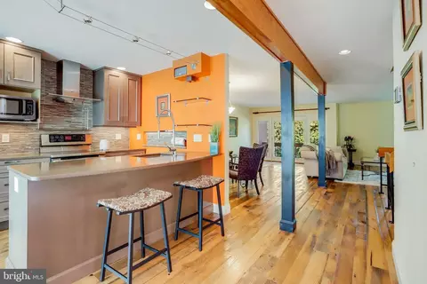 11724 Newbridge Ct, Reston, VA 20191