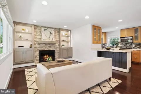 614 Kingsley Rd SW, Vienna, VA 22180