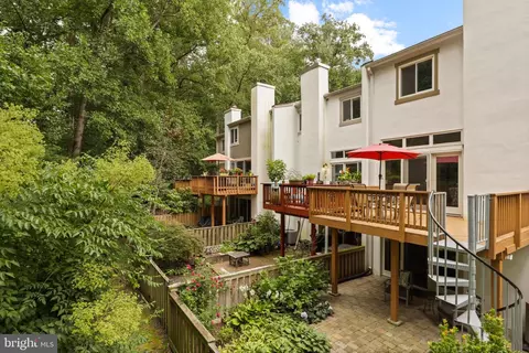 2338 Generation Dr, Reston, VA 20191