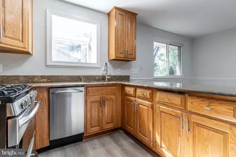 5307 Rolling Rd, Springfield, VA 22151 photo 13