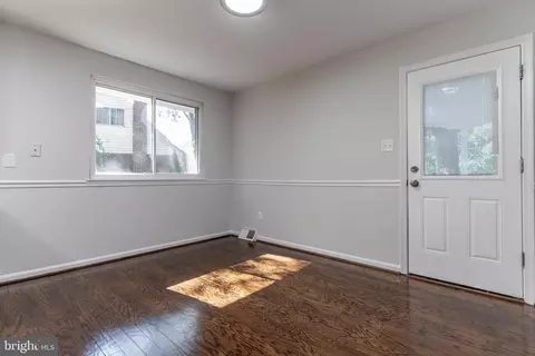 5307 Rolling Rd, Springfield, VA 22151 photo 8