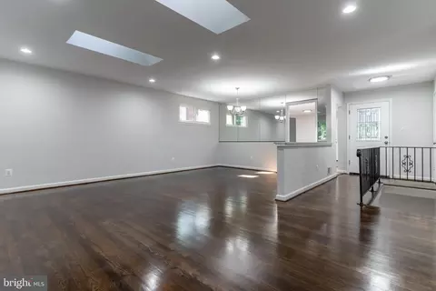 5307 Rolling Rd, Springfield, VA 22151 photo 7