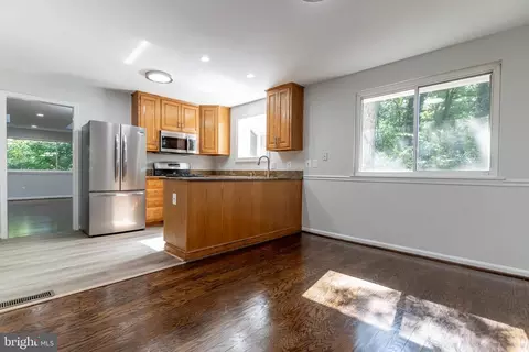 5307 Rolling Rd, Springfield, VA 22151 photo 17