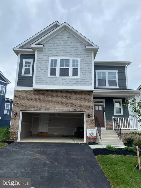 3884 Hillview Ct, Alexandria, VA 22310
