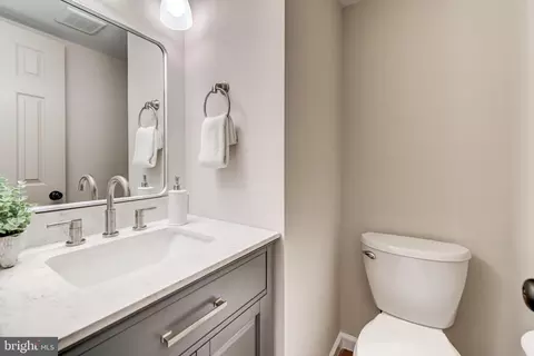 8563 Chester Grove Ct, Springfield, VA 22153 photo 7