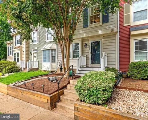 6622 Medinah Ln, Alexandria, VA 22312
