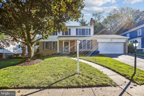 1827 Saint Boniface St, Vienna, VA 22182